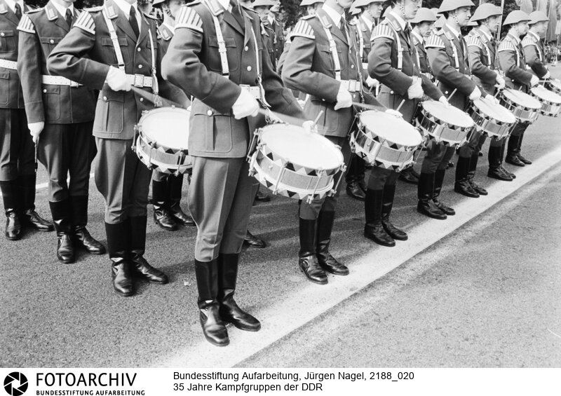 35 Jahre Kampfgruppen, Berlin 24.09.1988<BR>Aufnahmedatum: 24.09.1988<BR>Material/Technik: Foto<BR>Aufnahmeort: (Ost-) Berlin / DDR<BR>Signatur: 2188_020<BR>