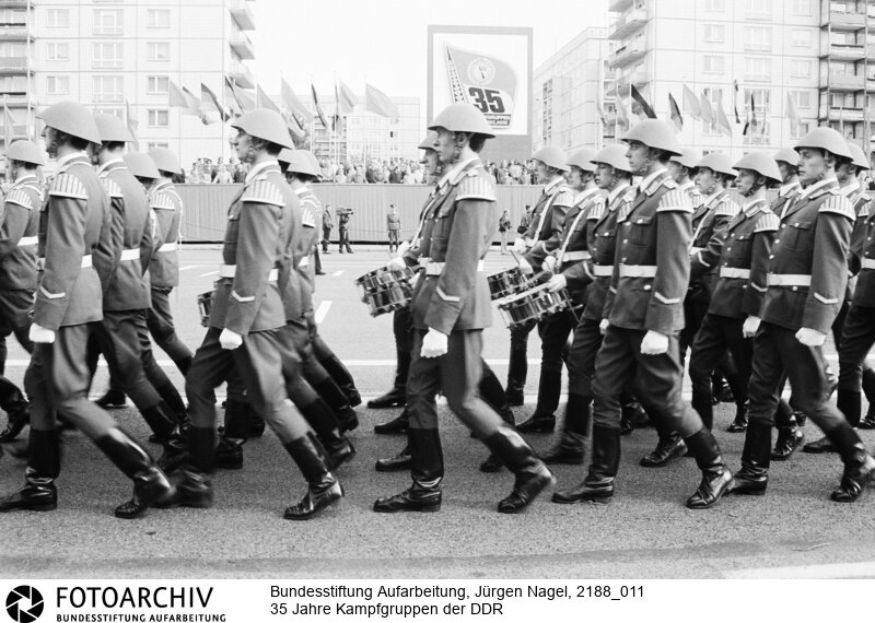 35 Jahre Kampfgruppen, Berlin 24.09.1988<BR>Aufnahmedatum: 24.09.1988<BR>Material/Technik: Foto<BR>Aufnahmeort: (Ost-) Berlin / DDR<BR>Signatur: 2188_011<BR>