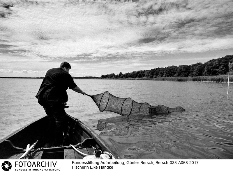 Experimentelle Fotografie und Reportage, Nachwende, Ostdeutschland
(Aus der Serie "Der Zweite Blick")<BR>Aufnahmedatum: 1991<BR>Material/Technik: Foto / s/w<BR>Aufnahmeort:  Korswandt, Usedom, Mecklenburg-Vorpommern, Deutschland<BR>Signatur: Bersch-033-A068-2017<BR>