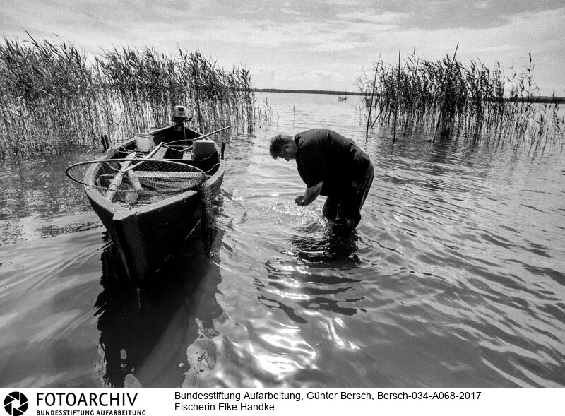 Experimentelle Fotografie und Reportage, Nachwende, Ostdeutschland
(Aus der Serie "Der Zweite Blick")<BR>Aufnahmedatum: 1991<BR>Material/Technik: Foto / s/w<BR>Aufnahmeort:  Korswandt, Usedom, Mecklenburg-Vorpommern, Deutschland<BR>Signatur: Bersch-034-A068-2017<BR>