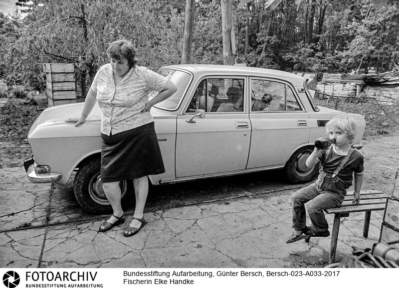 Aufnahme aus der Zeit Berschs 1980-1990 als Bildreporter beim Berliner Verlag, Redaktion "Für Dich"<BR>Aufnahmedatum: 1983<BR>Material/Technik: Foto / s/w<BR>Aufnahmeort:  Korswandt, Usedom (Mecklenburg-Vorpommern), DDR (Deutschland)<BR>Signatur: Bersch-023-A033-2017<BR>