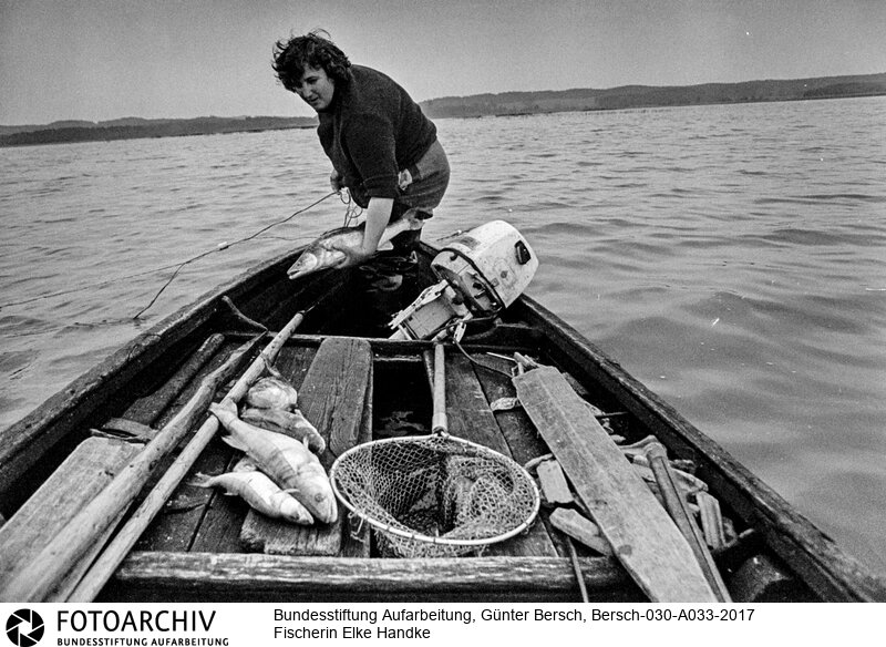 Aufnahme aus der Zeit Berschs 1980-1990 als Bildreporter beim Berliner Verlag, Redaktion "Für Dich"<BR>Aufnahmedatum: 1983<BR>Material/Technik: Foto / s/w<BR>Aufnahmeort: Korswandt, Usedom (Mecklenburg-Vorpommern), DDR (Deutschland)<BR>Signatur: Bersch-030-A033-2017<BR>