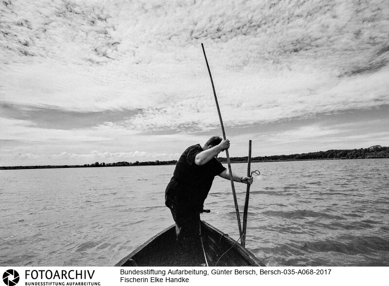 Experimentelle Fotografie und Reportage, Nachwende, Ostdeutschland
(Aus der Serie "Der Zweite Blick")<BR>Aufnahmedatum: 1991<BR>Material/Technik: Foto / s/w<BR>Aufnahmeort:  Korswandt, Usedom, Mecklenburg-Vorpommern, Deutschland<BR>Signatur: Bersch-035-A068-2017<BR>