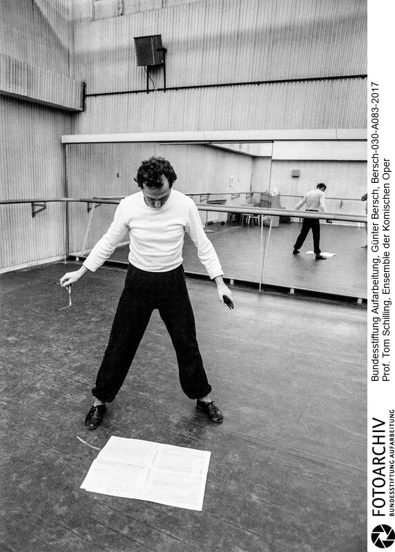 Komische Oper,  Choreograph, Reportage für "Für Dich", 1984<BR>Aufnahmedatum: 1984<BR>Material/Technik: Foto / s/w<BR>Aufnahmeort: Berlin<BR>Signatur: Bersch-030-A083-2017<BR>