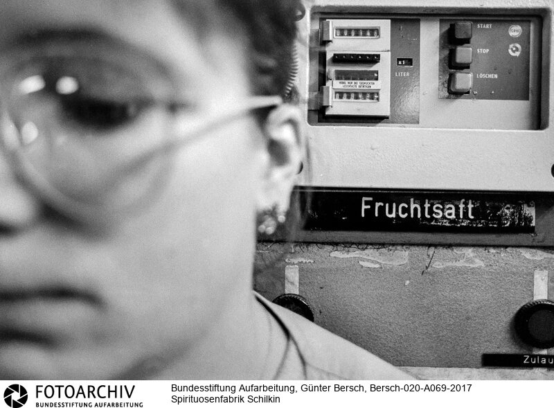 Experimentelle Fotografie und Reportage, Nachwende, Ostdeutschland<BR>Aufnahmedatum: 1992<BR>Material/Technik: Foto / s/w<BR>Aufnahmeort: Berlin, Deutschland<BR>Signatur: Bersch-020-A069-2017<BR>