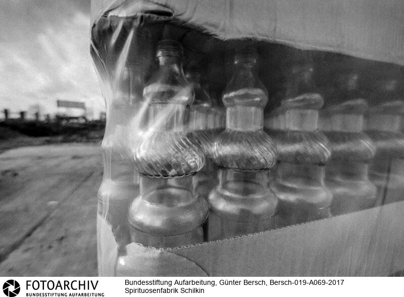 Experimentelle Fotografie und Reportage, Nachwende, Ostdeutschland<BR>Aufnahmedatum: 1992<BR>Material/Technik: Foto / s/w<BR>Aufnahmeort: Berlin, Deutschland<BR>Signatur: Bersch-019-A069-2017<BR>